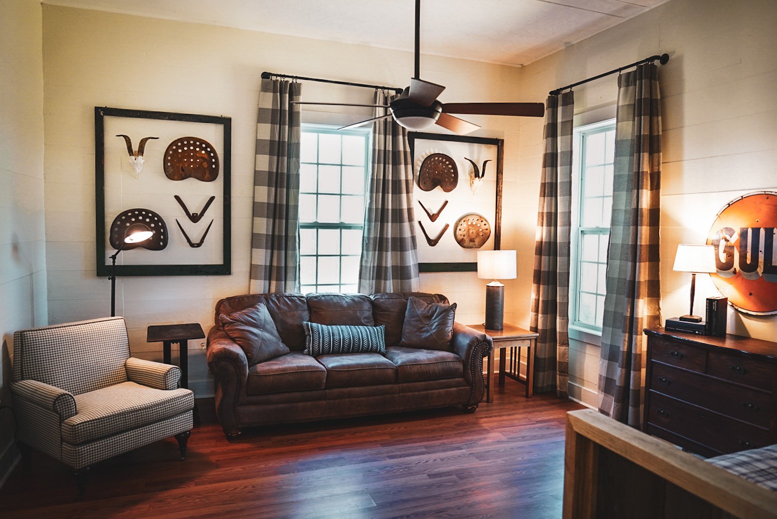 Southern Red Oak House living room